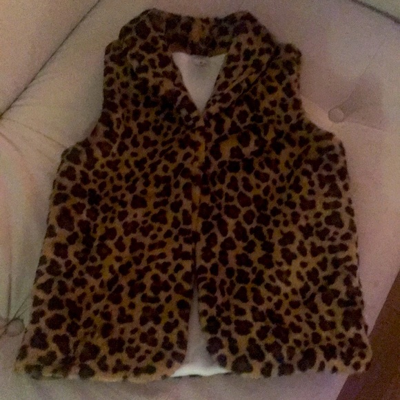 Girls’ Leopard Faux Fur Vest - Picture 1 of 5